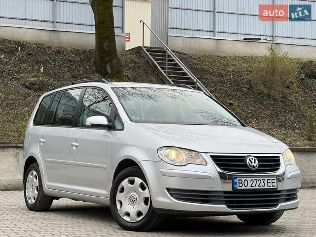 Серый Фольксваген Туран, объемом двигателя 1.9 л и пробегом 284 тыс. км за 6500 $, фото 8 на Automoto.ua