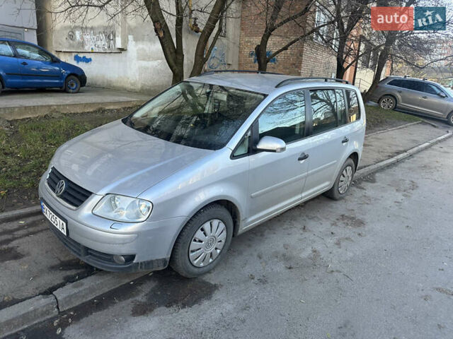 Серый Фольксваген Туран, объемом двигателя 1.6 л и пробегом 211 тыс. км за 6000 $, фото 24 на Automoto.ua