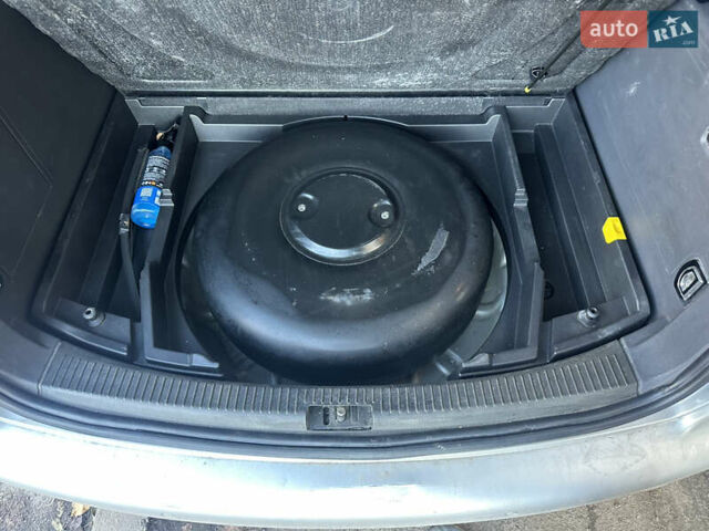 Серый Фольксваген Туран, объемом двигателя 1.6 л и пробегом 211 тыс. км за 6000 $, фото 28 на Automoto.ua