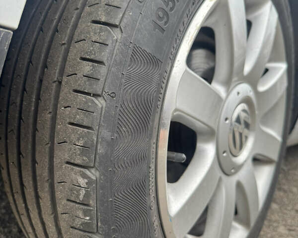 Сірий Фольксваген Туран, об'ємом двигуна 1.6 л та пробігом 221 тис. км за 6499 $, фото 34 на Automoto.ua