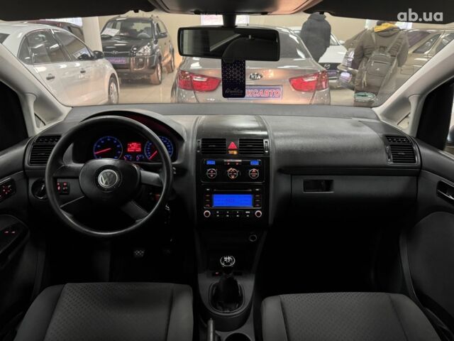 Серый Фольксваген Туран, объемом двигателя 0 л и пробегом 213 тыс. км за 6600 $, фото 13 на Automoto.ua