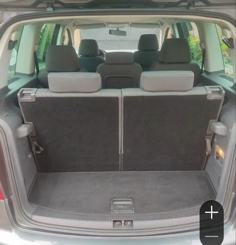 Серый Фольксваген Туран, объемом двигателя 2 л и пробегом 240 тыс. км за 6000 $, фото 2 на Automoto.ua