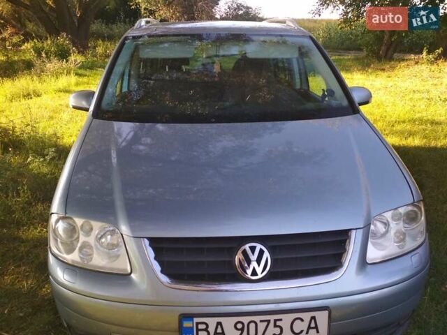 Серый Фольксваген Туран, объемом двигателя 1.39 л и пробегом 200 тыс. км за 5500 $, фото 3 на Automoto.ua