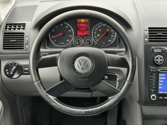 Сірий Фольксваген Туран, об'ємом двигуна 1.6 л та пробігом 267 тис. км за 6500 $, фото 16 на Automoto.ua