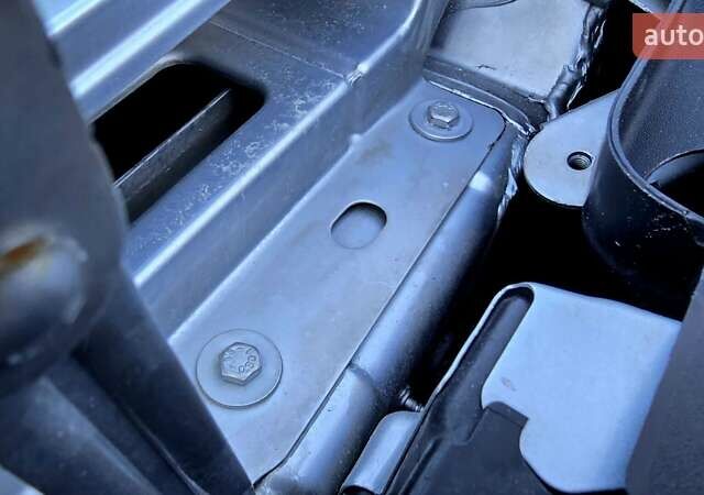 Серый Фольксваген Туран, объемом двигателя 1.6 л и пробегом 270 тыс. км за 6499 $, фото 32 на Automoto.ua