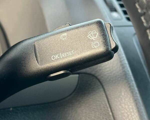 Сірий Фольксваген Туран, об'ємом двигуна 1.6 л та пробігом 240 тис. км за 6200 $, фото 50 на Automoto.ua