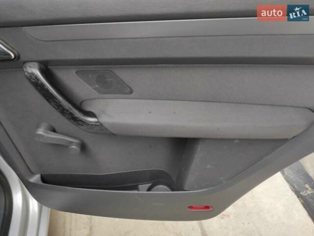 Серый Фольксваген Туран, объемом двигателя 1.6 л и пробегом 220 тыс. км за 5650 $, фото 16 на Automoto.ua