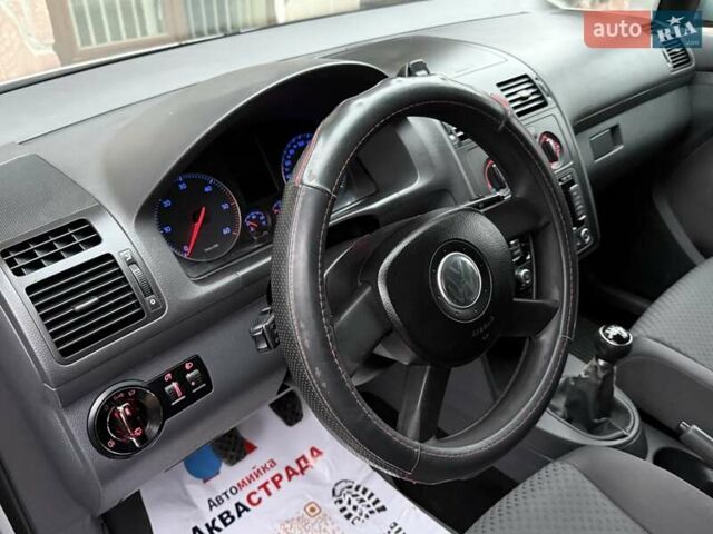 Сірий Фольксваген Туран, об'ємом двигуна 1.9 л та пробігом 264 тис. км за 5400 $, фото 31 на Automoto.ua