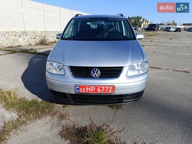 Серый Фольксваген Туран, объемом двигателя 1.6 л и пробегом 243 тыс. км за 5999 $, фото 7 на Automoto.ua