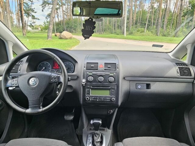 Серый Фольксваген Туран, объемом двигателя 2 л и пробегом 367 тыс. км за 2657 $, фото 19 на Automoto.ua