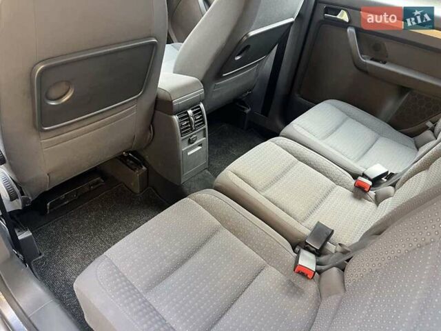 Серый Фольксваген Туран, объемом двигателя 1.6 л и пробегом 186 тыс. км за 6900 $, фото 17 на Automoto.ua