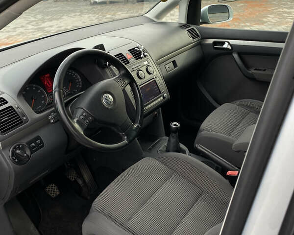 Сірий Фольксваген Туран, об'ємом двигуна 1.4 л та пробігом 217 тис. км за 6400 $, фото 6 на Automoto.ua