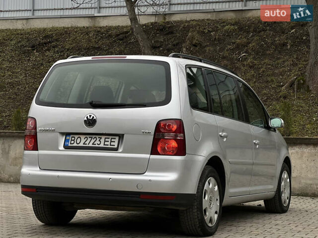 Серый Фольксваген Туран, объемом двигателя 1.9 л и пробегом 284 тыс. км за 6500 $, фото 13 на Automoto.ua