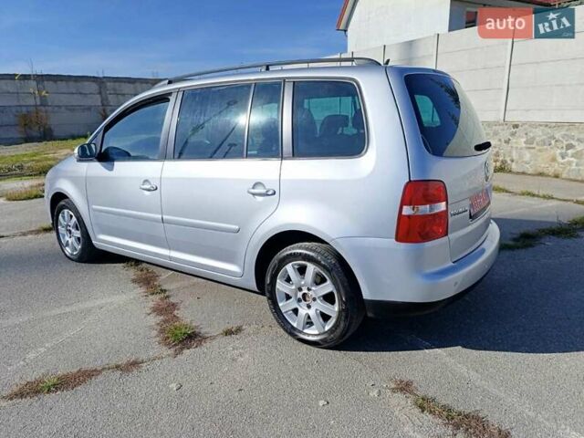 Серый Фольксваген Туран, объемом двигателя 1.6 л и пробегом 243 тыс. км за 5999 $, фото 4 на Automoto.ua