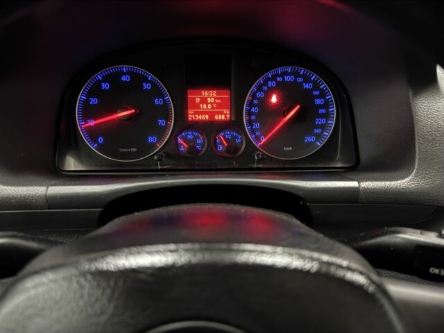 Фольксваген Туран 2006 в Кропивницком (Кировограде) на Automoto.ua Серый Фольксваген Туран, объемом двигателя 1.6 л и пробегом 213 тыс. км за 6600 $, фото 15 на Automoto.ua