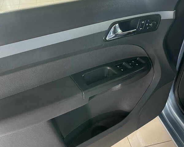 Серый Фольксваген Туран, объемом двигателя 2 л и пробегом 202 тыс. км за 5800 $, фото 10 на Automoto.ua