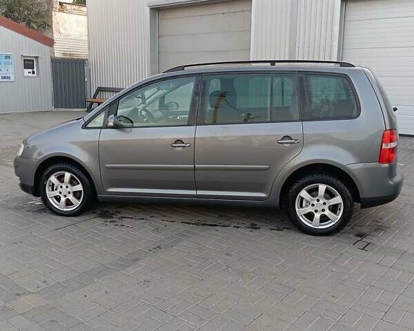 Серый Фольксваген Туран, объемом двигателя 1.98 л и пробегом 250 тыс. км за 5200 $, фото 30 на Automoto.ua