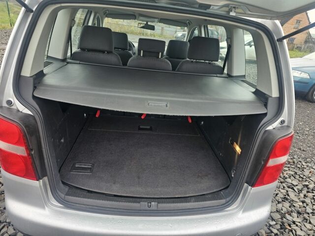 Серый Фольксваген Туран, объемом двигателя 0 л и пробегом 250 тыс. км за 5500 $, фото 12 на Automoto.ua