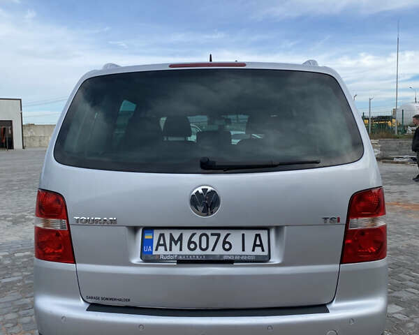 Сірий Фольксваген Туран, об'ємом двигуна 1.4 л та пробігом 217 тис. км за 6400 $, фото 4 на Automoto.ua