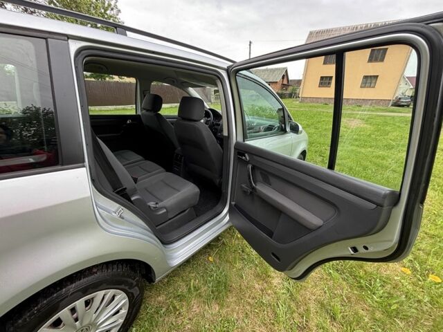 Серый Фольксваген Туран, объемом двигателя 1.6 л и пробегом 222 тыс. км за 5899 $, фото 6 на Automoto.ua