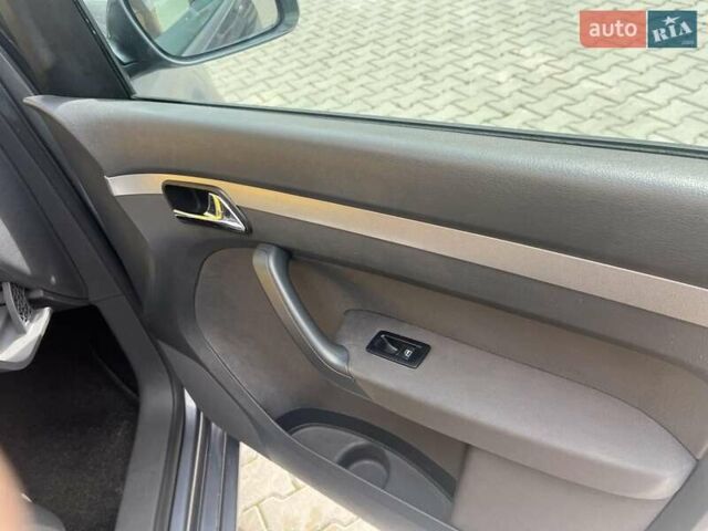 Серый Фольксваген Туран, объемом двигателя 1.6 л и пробегом 186 тыс. км за 6900 $, фото 19 на Automoto.ua