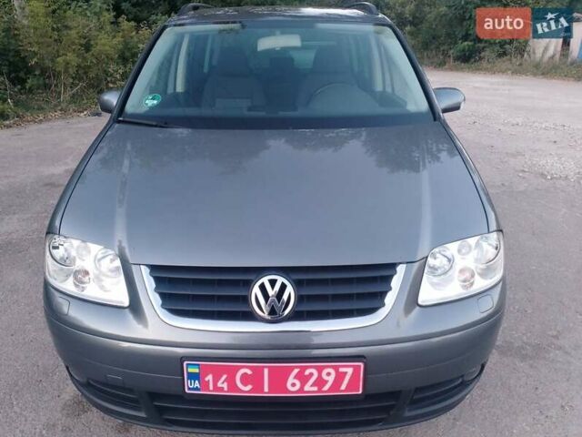 Серый Фольксваген Туран, объемом двигателя 1.6 л и пробегом 215 тыс. км за 5900 $, фото 19 на Automoto.ua