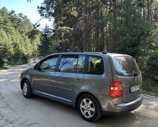 Серый Фольксваген Туран, объемом двигателя 1.97 л и пробегом 330 тыс. км за 5800 $, фото 23 на Automoto.ua