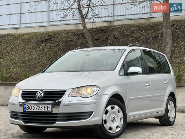 Серый Фольксваген Туран, объемом двигателя 1.9 л и пробегом 284 тыс. км за 6500 $, фото 3 на Automoto.ua