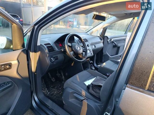 Серый Фольксваген Туран, объемом двигателя 1.6 л и пробегом 206 тыс. км за 5950 $, фото 7 на Automoto.ua