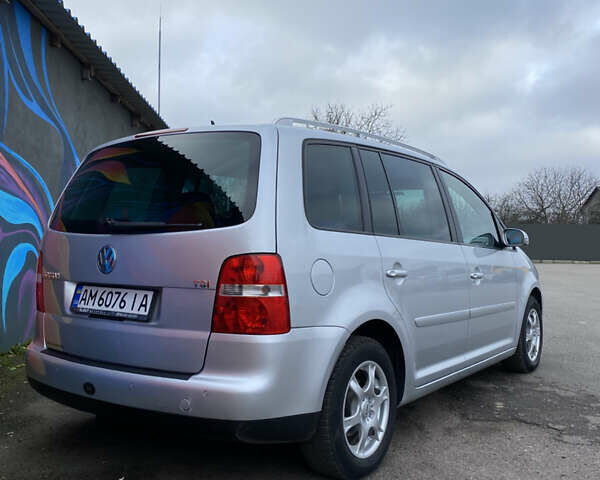 Сірий Фольксваген Туран, об'ємом двигуна 1.39 л та пробігом 217 тис. км за 6250 $, фото 6 на Automoto.ua