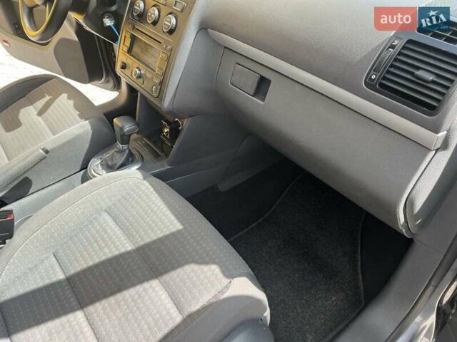 Серый Фольксваген Туран, объемом двигателя 1.6 л и пробегом 186 тыс. км за 6900 $, фото 14 на Automoto.ua