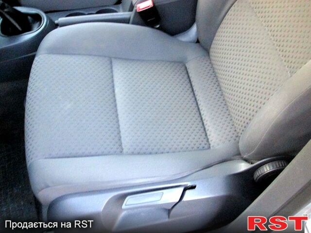 Серый Фольксваген Туран, объемом двигателя 1.6 л и пробегом 230 тыс. км за 6500 $, фото 9 на Automoto.ua