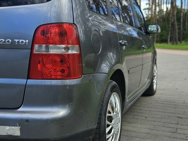 Серый Фольксваген Туран, объемом двигателя 2 л и пробегом 367 тыс. км за 2657 $, фото 11 на Automoto.ua