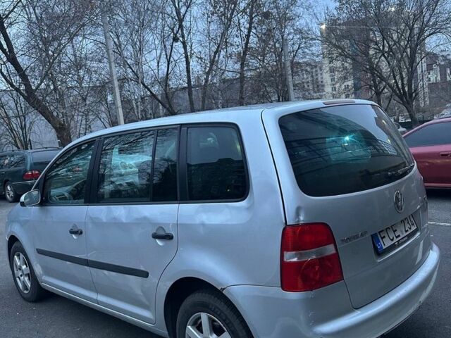 Серый Фольксваген Туран, объемом двигателя 2 л и пробегом 350 тыс. км за 2499 $, фото 3 на Automoto.ua