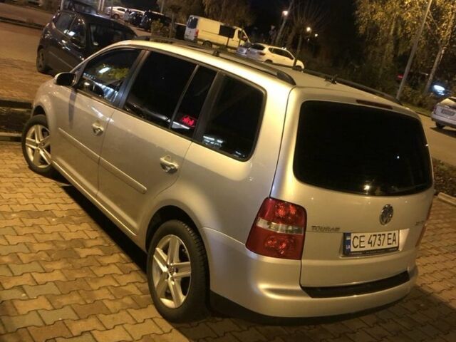 Серый Фольксваген Туран, объемом двигателя 2 л и пробегом 260 тыс. км за 7599 $, фото 1 на Automoto.ua