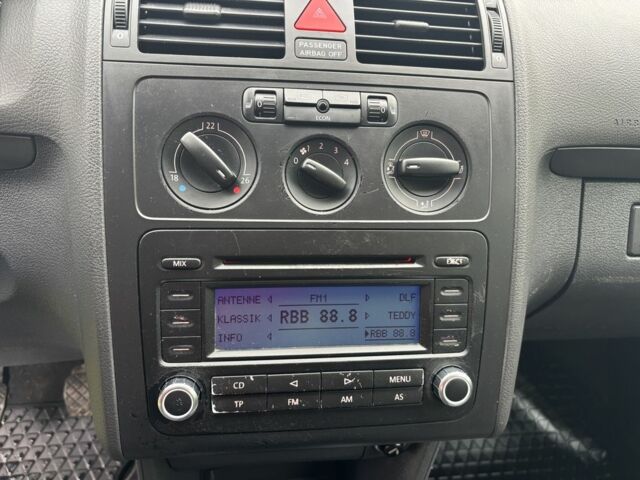 Серый Фольксваген Туран, объемом двигателя 1.6 л и пробегом 222 тыс. км за 5899 $, фото 10 на Automoto.ua