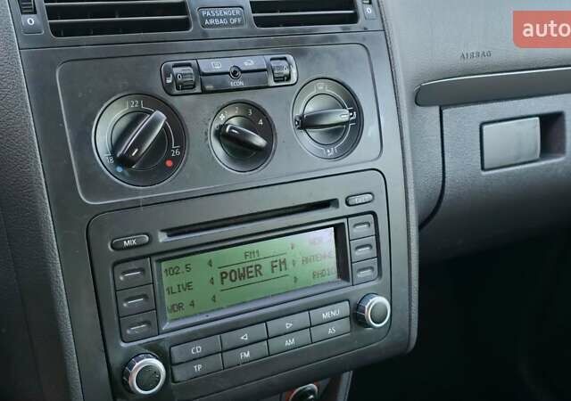 Серый Фольксваген Туран, объемом двигателя 1.6 л и пробегом 270 тыс. км за 6499 $, фото 39 на Automoto.ua