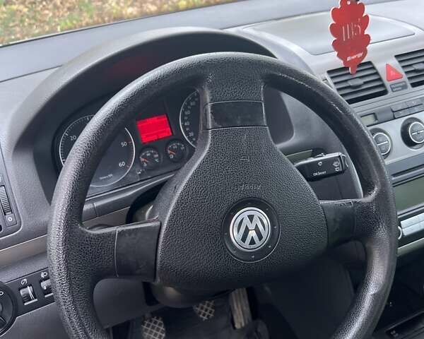 Сірий Фольксваген Туран, об'ємом двигуна 1.9 л та пробігом 283 тис. км за 5400 $, фото 24 на Automoto.ua