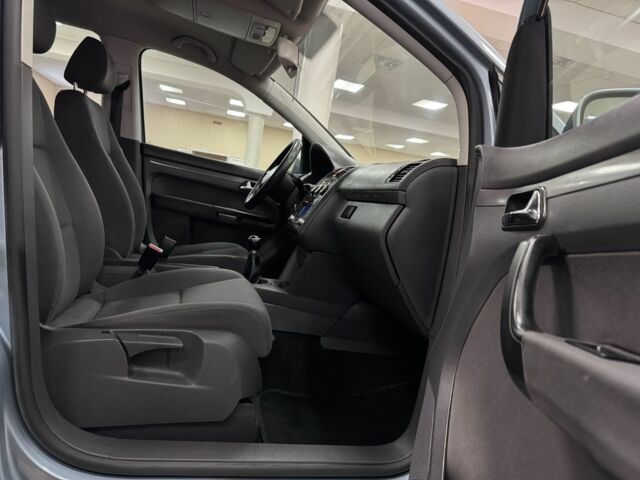 Фольксваген Туран 2006 в Кропивницком (Кировограде) на Automoto.ua Серый Фольксваген Туран, объемом двигателя 1.6 л и пробегом 213 тыс. км за 6600 $, фото 7 на Automoto.ua