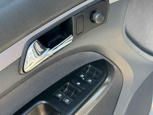 Сірий Фольксваген Туран, об'ємом двигуна 2 л та пробігом 215 тис. км за 7600 $, фото 11 на Automoto.ua