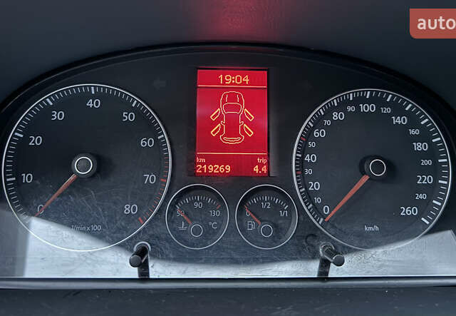 Сірий Фольксваген Туран, об'ємом двигуна 1.6 л та пробігом 219 тис. км за 6699 $, фото 34 на Automoto.ua