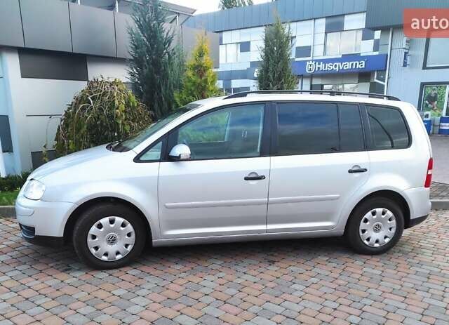 Серый Фольксваген Туран, объемом двигателя 1.6 л и пробегом 220 тыс. км за 5650 $, фото 25 на Automoto.ua