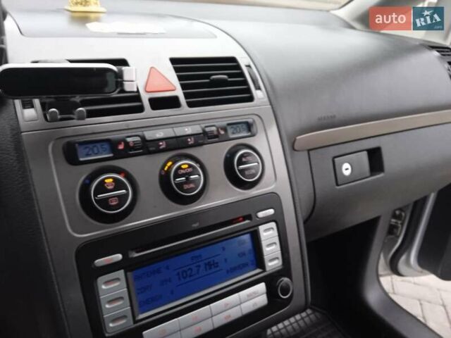 Сірий Фольксваген Туран, об'ємом двигуна 1.39 л та пробігом 243 тис. км за 5350 $, фото 52 на Automoto.ua