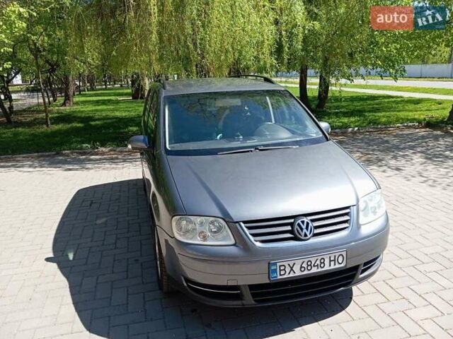 Серый Фольксваген Туран, объемом двигателя 1.98 л и пробегом 250 тыс. км за 5200 $, фото 37 на Automoto.ua