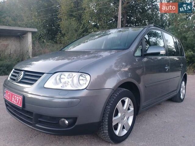 Серый Фольксваген Туран, объемом двигателя 1.6 л и пробегом 215 тыс. км за 5900 $, фото 8 на Automoto.ua