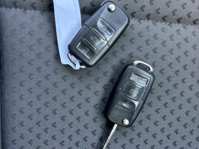 Серый Фольксваген Туран, объемом двигателя 1.6 л и пробегом 222 тыс. км за 5899 $, фото 13 на Automoto.ua