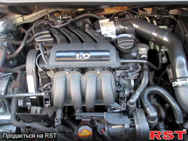 Серый Фольксваген Туран, объемом двигателя 1.6 л и пробегом 230 тыс. км за 6500 $, фото 10 на Automoto.ua