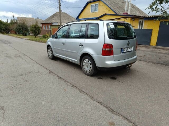 Серый Фольксваген Туран, объемом двигателя 1.9 л и пробегом 430 тыс. км за 2450 $, фото 3 на Automoto.ua