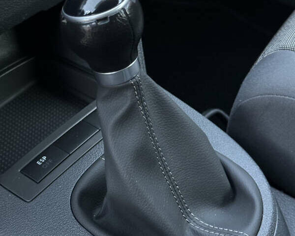 Серый Фольксваген Туран, объемом двигателя 1.6 л и пробегом 219 тыс. км за 6599 $, фото 29 на Automoto.ua