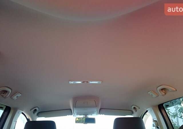 Серый Фольксваген Туран, объемом двигателя 1.9 л и пробегом 281 тыс. км за 6500 $, фото 6 на Automoto.ua